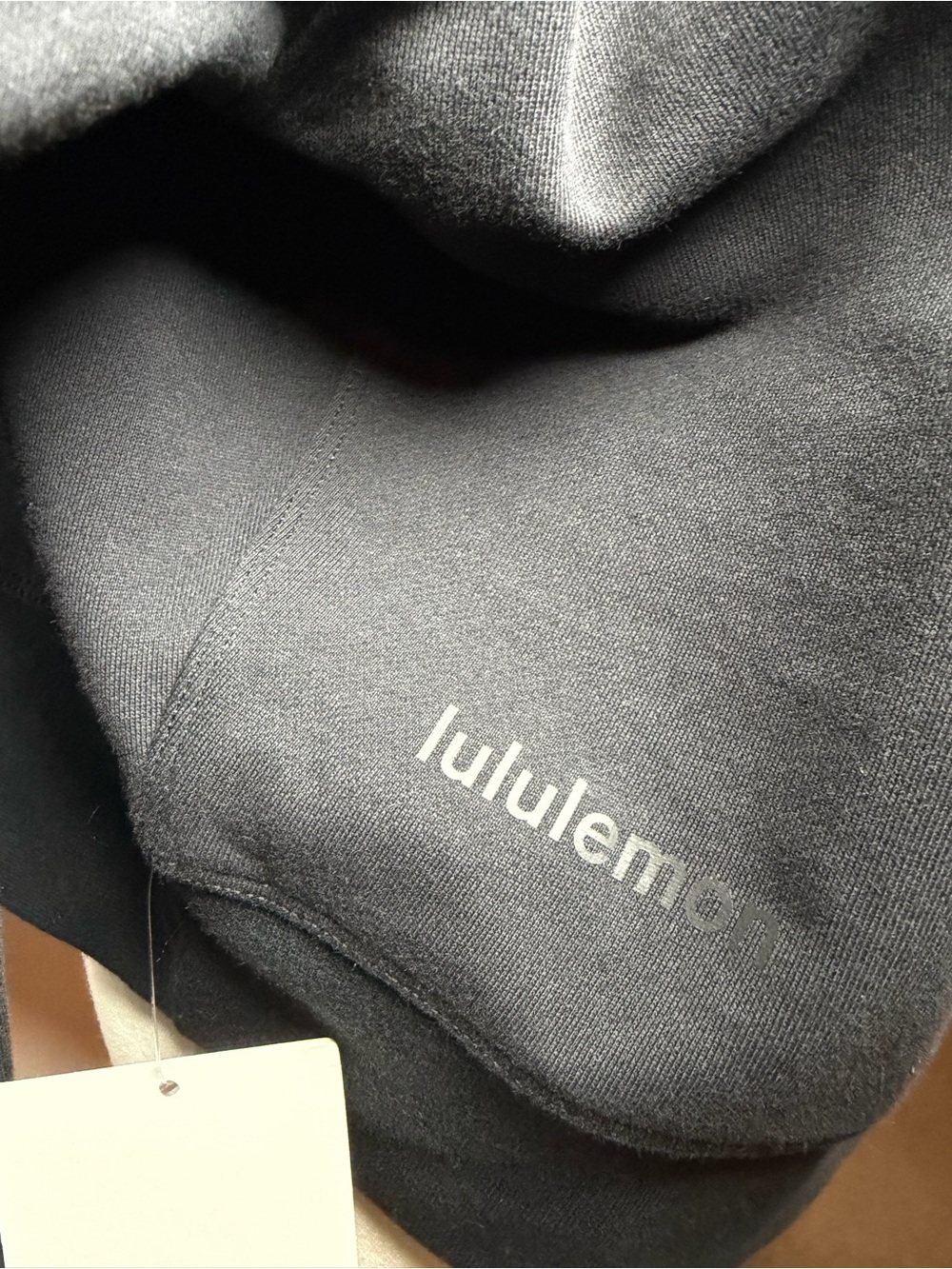 Lululemon Perfectly Cropped Crew in Black Size 6 NWT - Picture 3 of 5